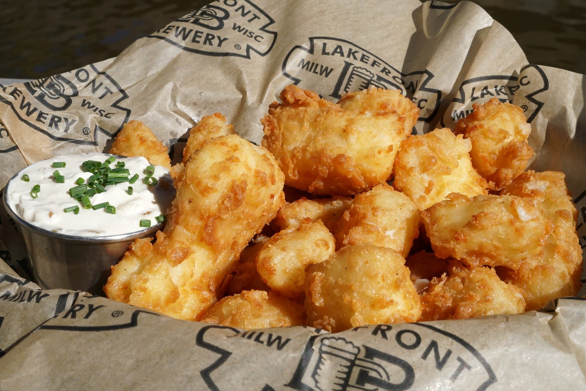 Basket of fried cheese curds from Milwaukee tavern, close-up