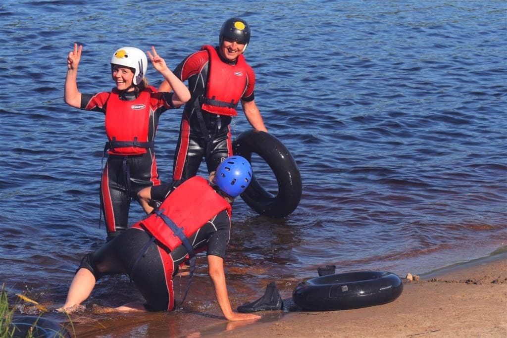 Spin and Splash: Tire Rafting Lapland Rapids Near Kittilä photo 3