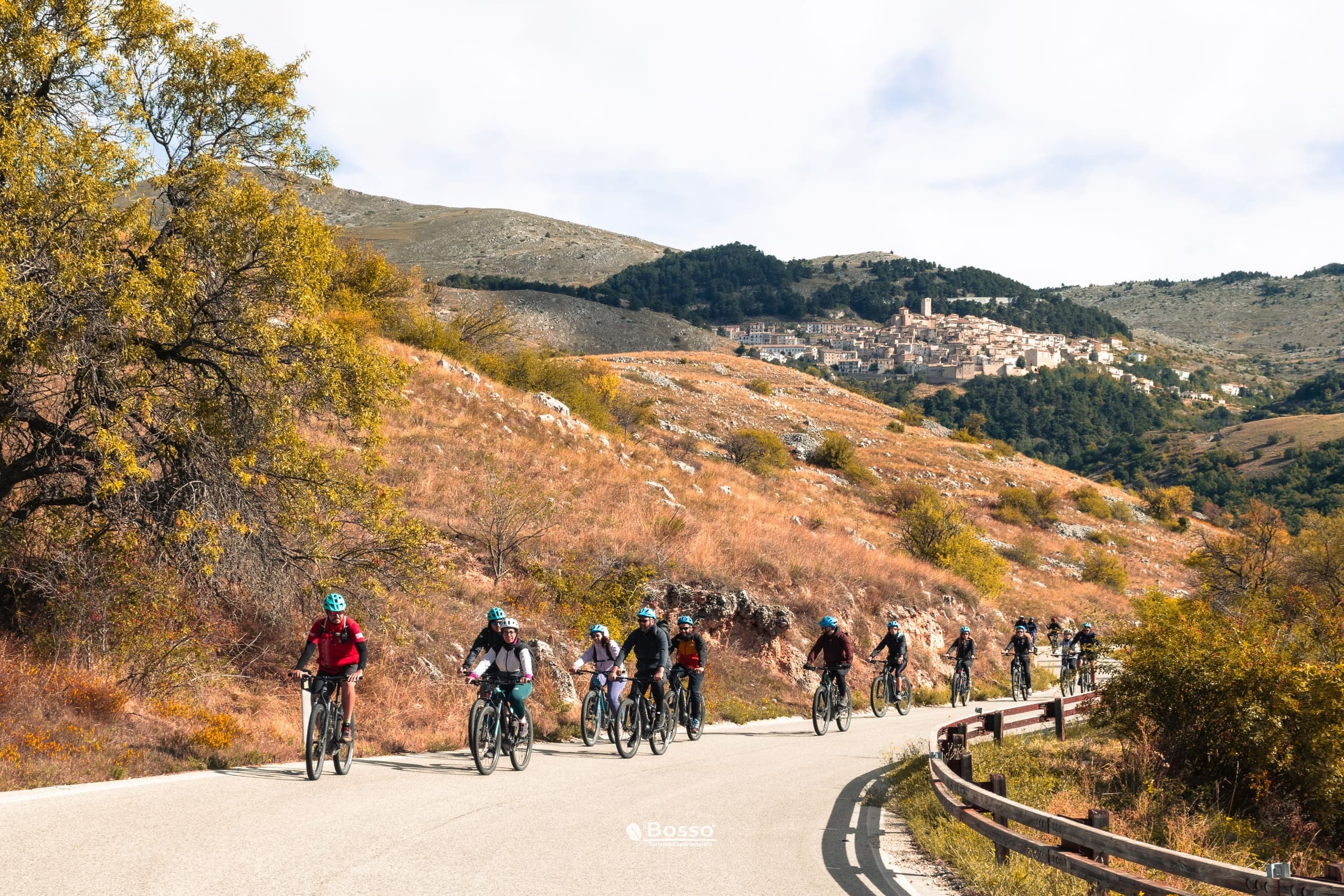 E-Bike Tour Borghi del Gran Sasso: Rocca Calascio, Santo Stefano & Mountain Lunch