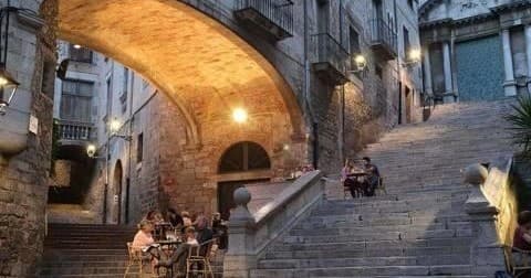Historical Walking Tour of Girona's Jewish Heritage with Girona Experience