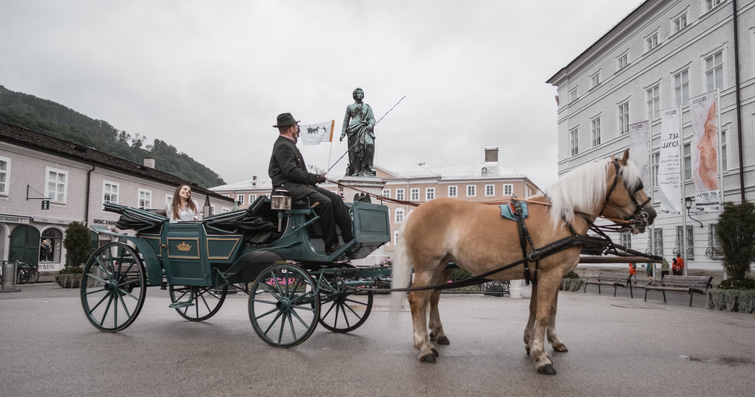 Fiaker Rides & Sightseeing with Riding Dinner in Salzburg