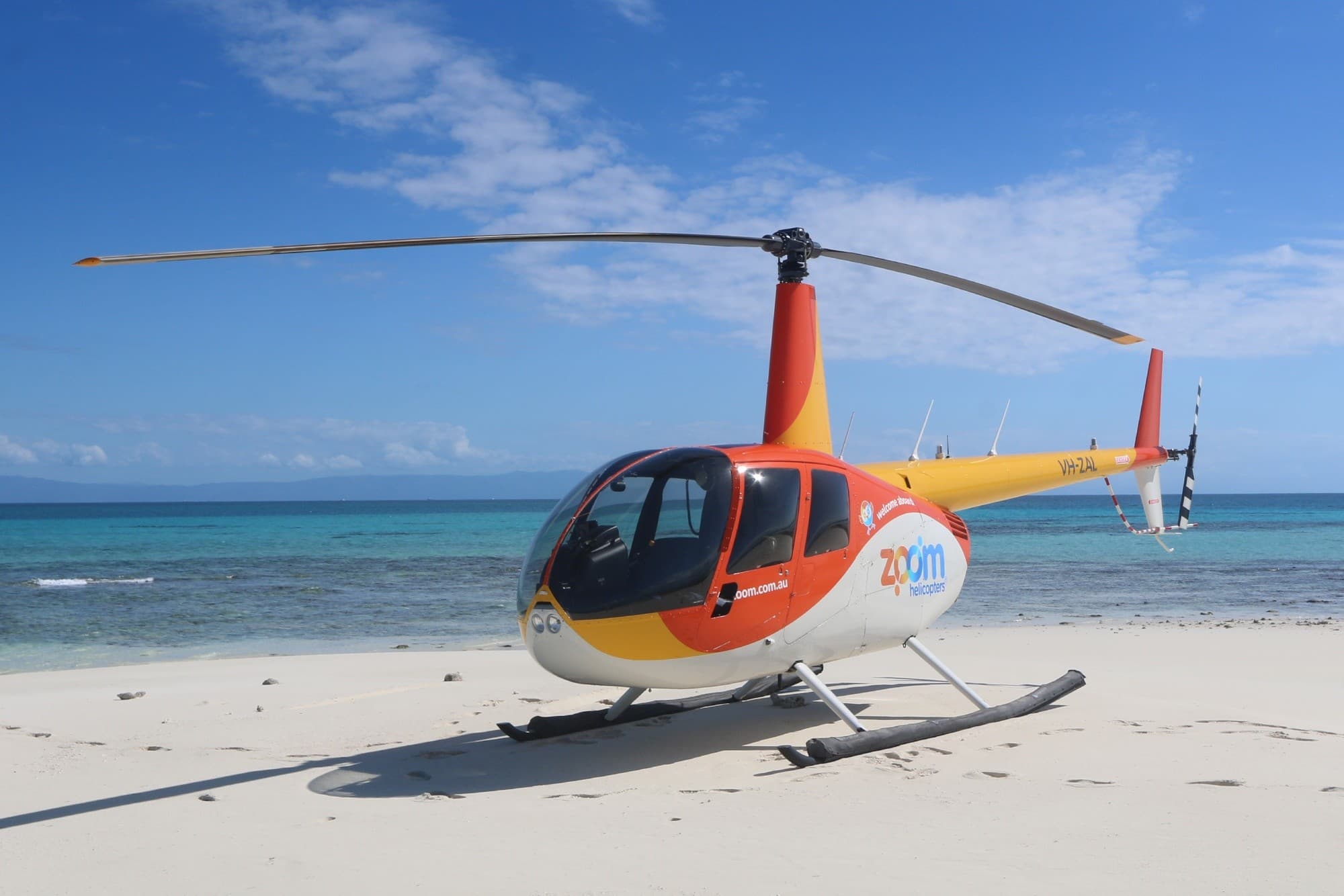 Helicopter to Vlasoff Sand Cay: Bubbles on the Great Barrier Reef photo 4