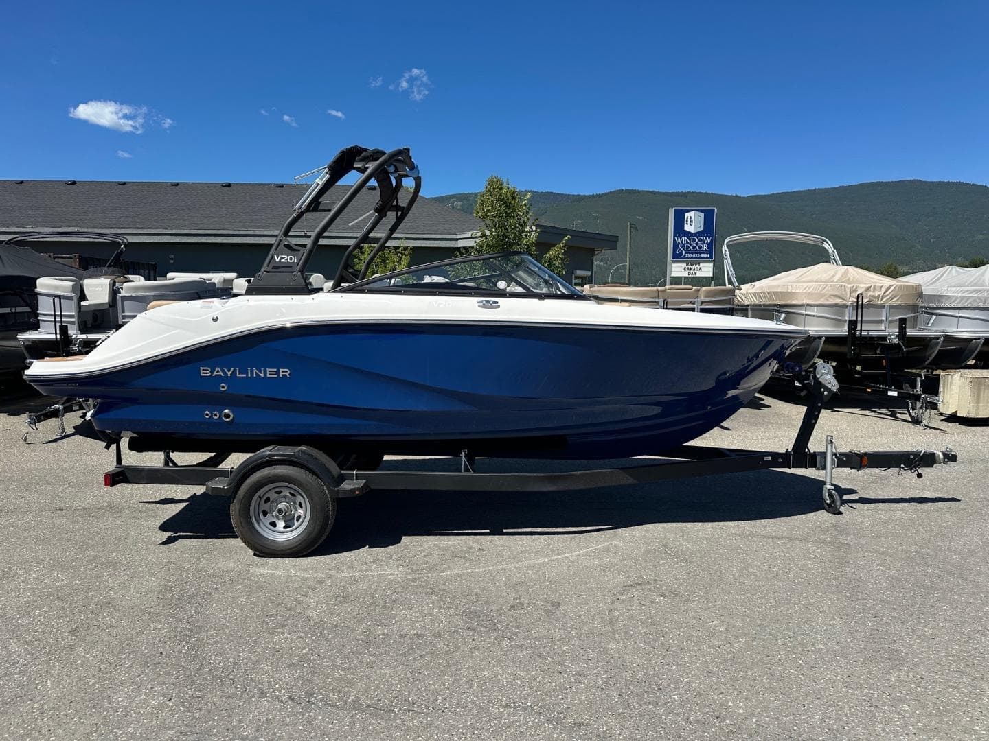 Bayliner Ski Boat Rentals at Finz Resort on Shuswap Lake