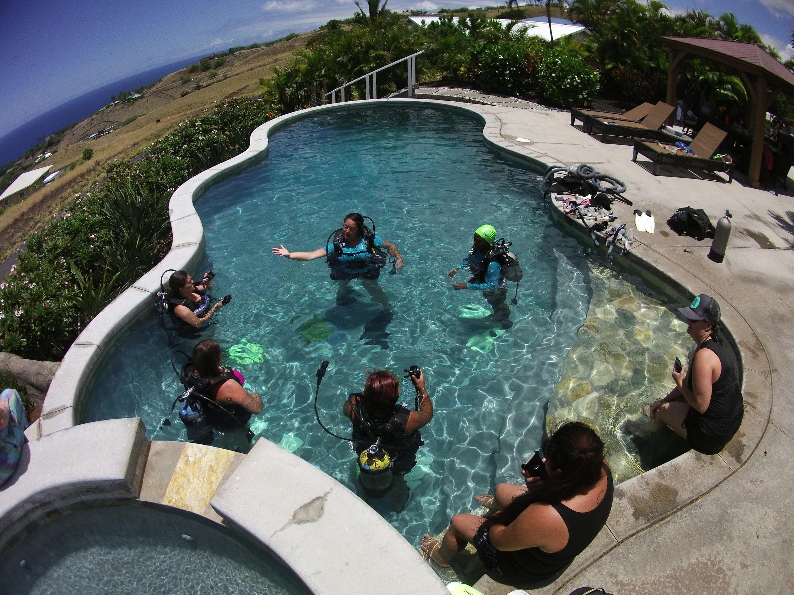 Discover Scuba Diving in Waimea: Beginner-Friendly Pool Sessions with PADI Pro Instructors