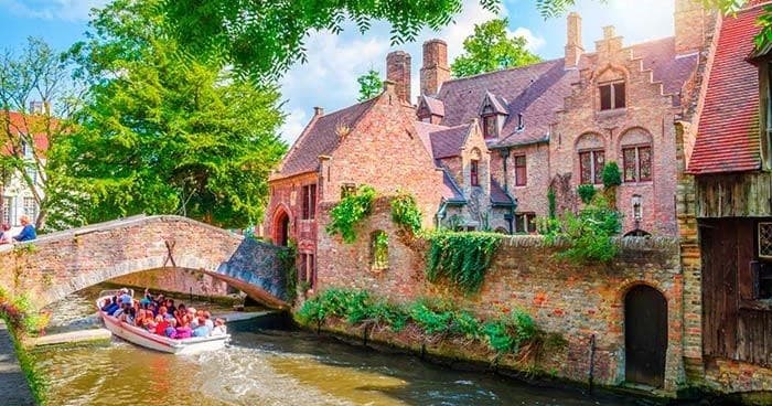 Private Bruges Walking Tours with Hispano Tours