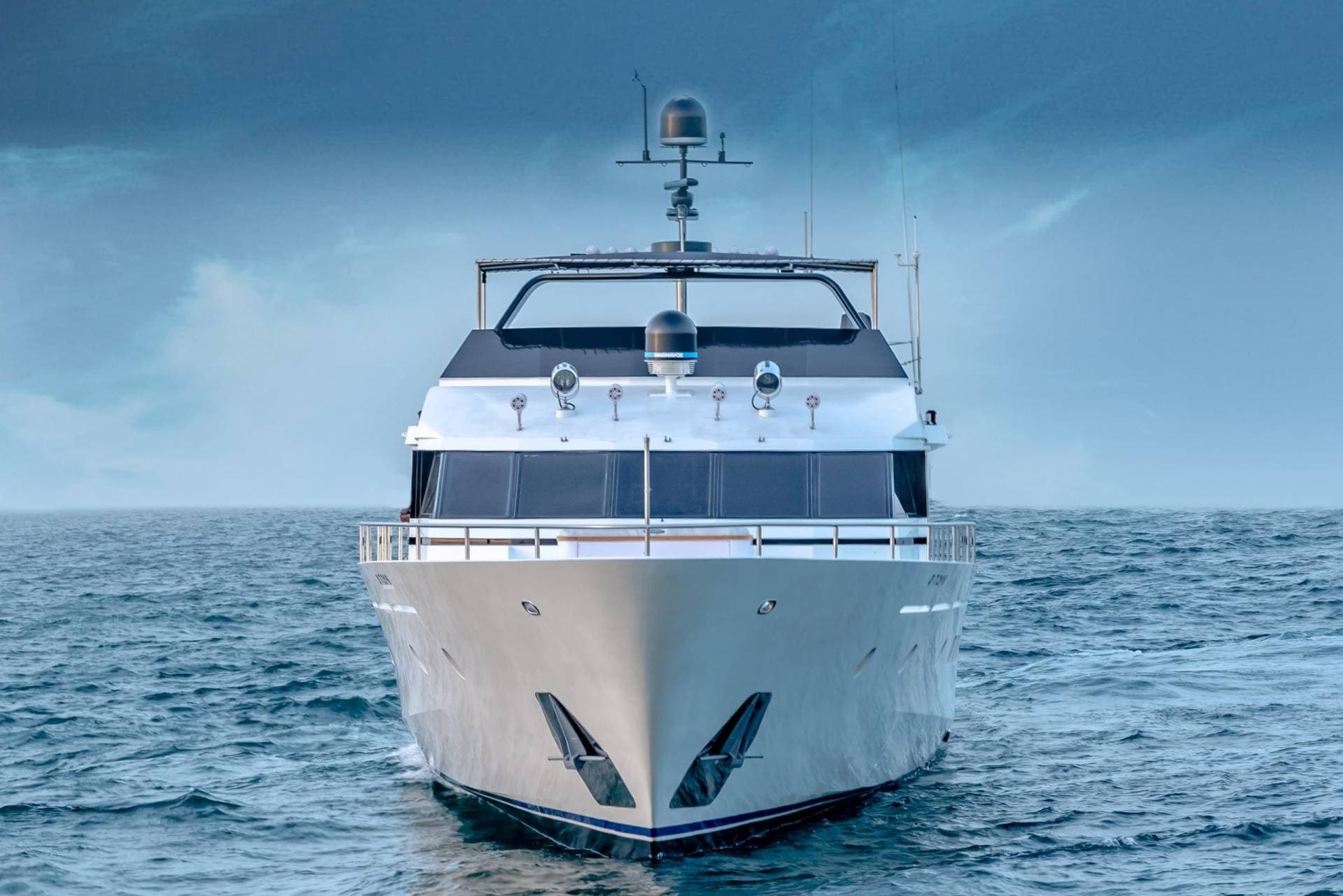 Luxury Yacht Charters with MY Dubai Cruises in Dubai