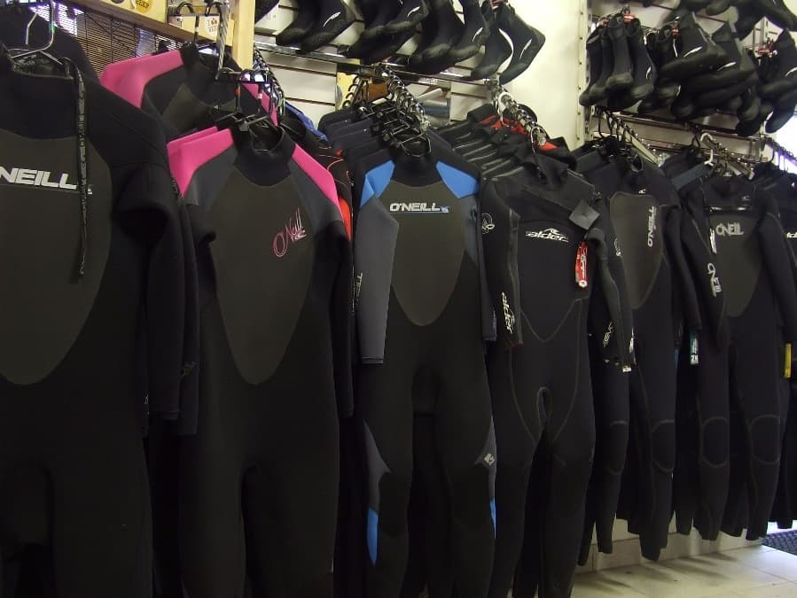 Stay Warm and Ready: Wetsuit Rentals for Tramore’s Chill Waters