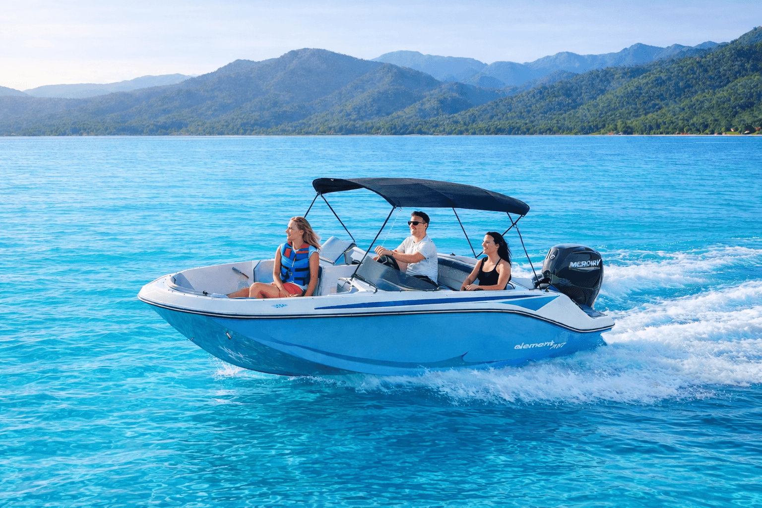Cruise Lake Coeur d'Alene: 17' Bayliner Deck Boat Rentals from SpaVentures USA