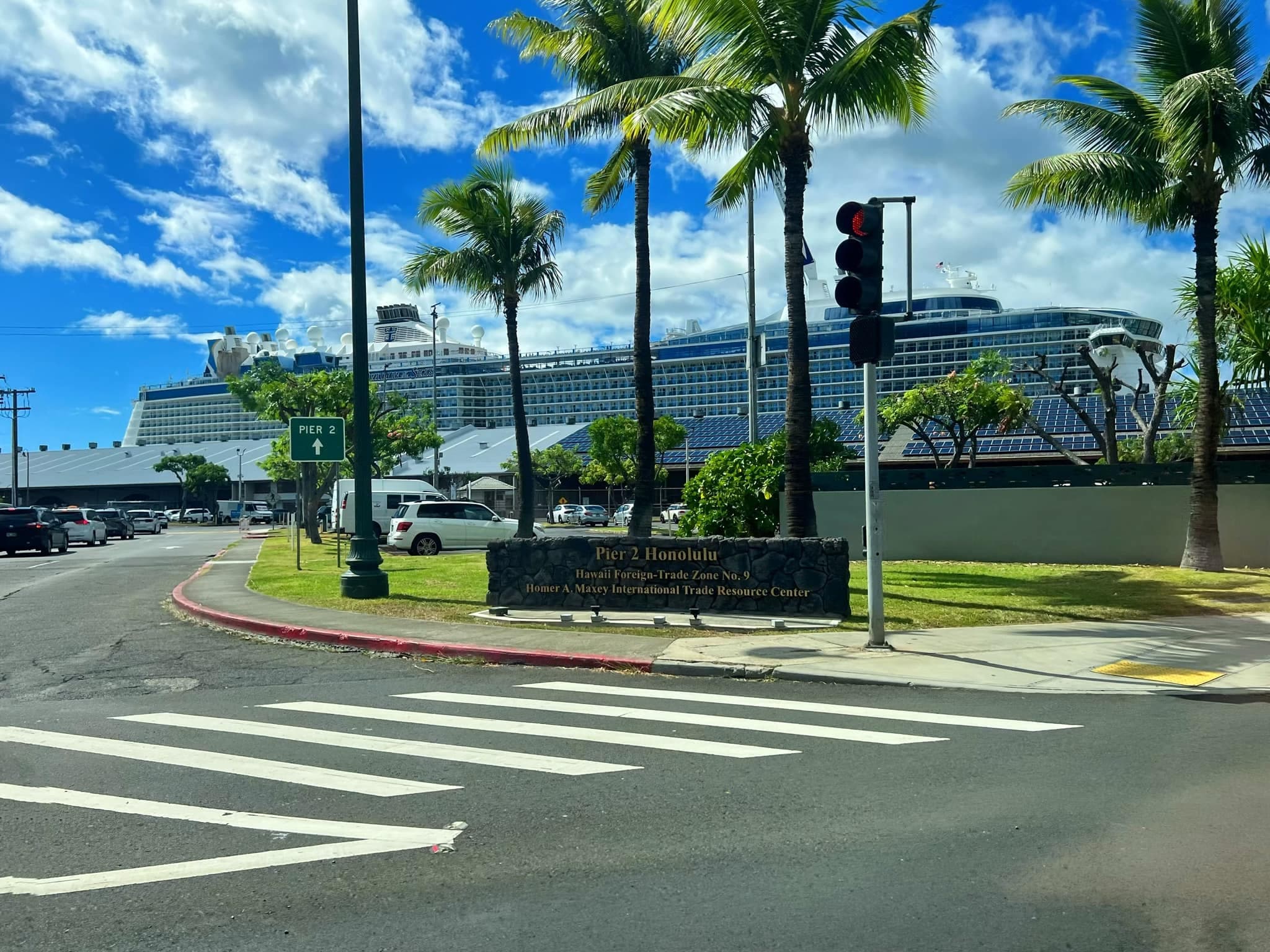 Luxury SUV Transfers from Ko Olina to Honolulu Airport by Hawaii VIP Black Cars