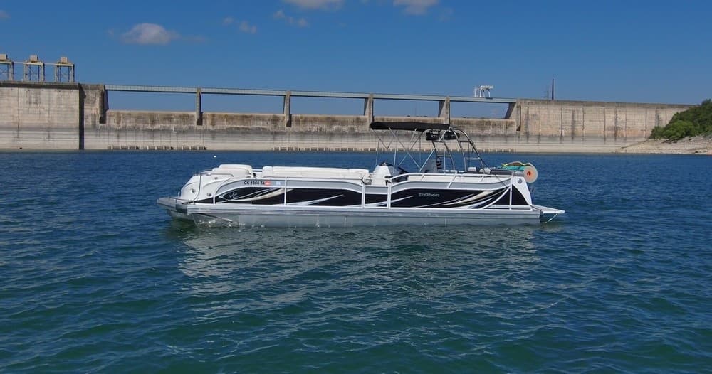Luxury 15-Passenger Tritoon Boat Rental on Lake Austin