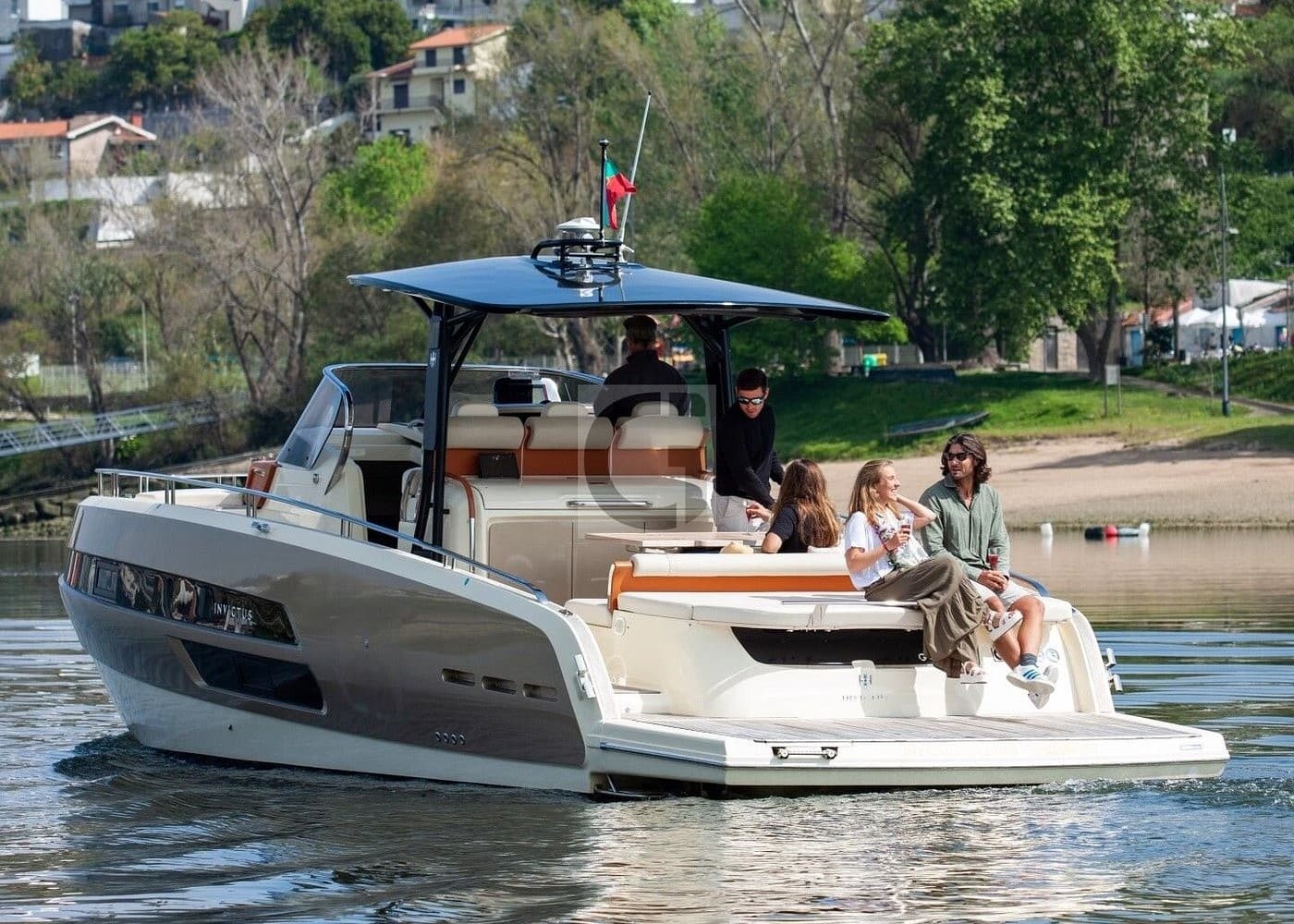 Full-Day Private Luxury Yacht Charter from Lisbon to Tróia Bay