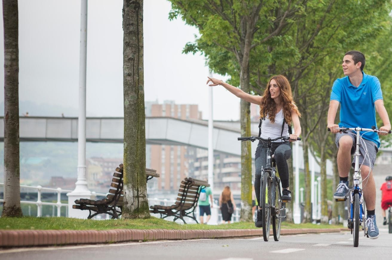 Electric Bike Tour Through Bilbao with Local Experts Tours