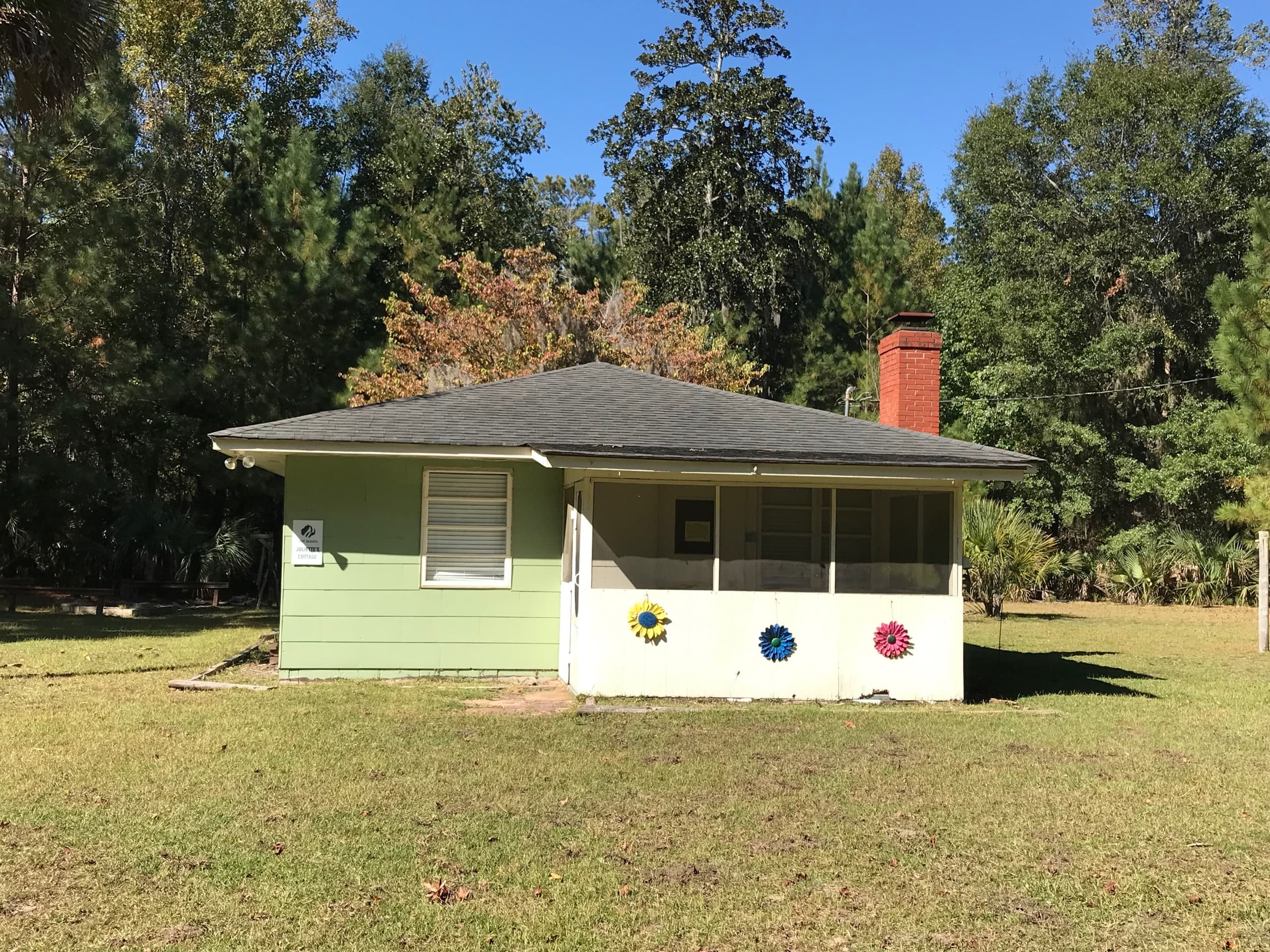 Experience Rustic Comfort at Juliette's Cottage: Your Gateway to Camp Low Adventures