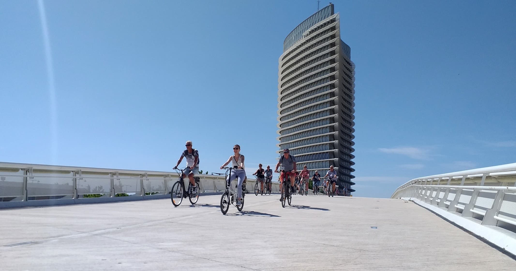 Zaragoza Bikes: Urban Cycling Rental in Zaragoza