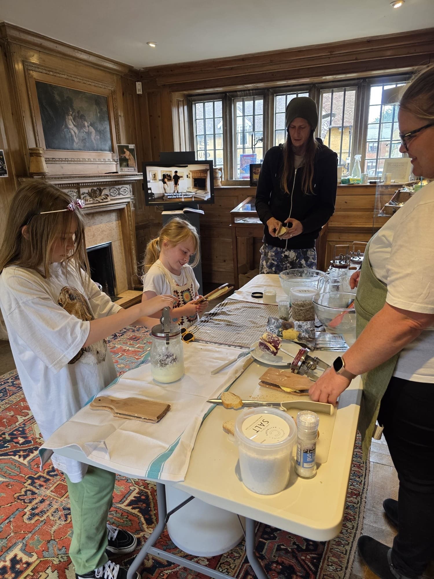 Hands-On Butter Churning Workshop for Kids in Broadway Cotswolds photo 2