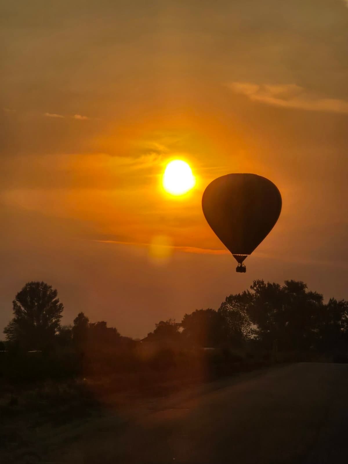 Sunrise Adventure Flight Over Eagle, Idaho: Hot Air Balloon at Dawn