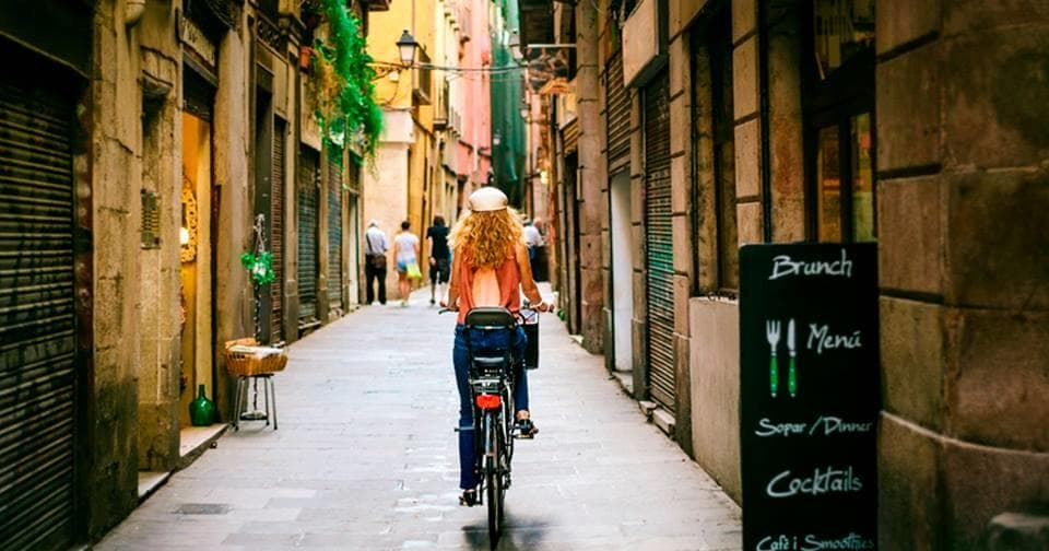 Taste the Best of Portuguese Cuisine in Porto’s Historic Neighborhoods