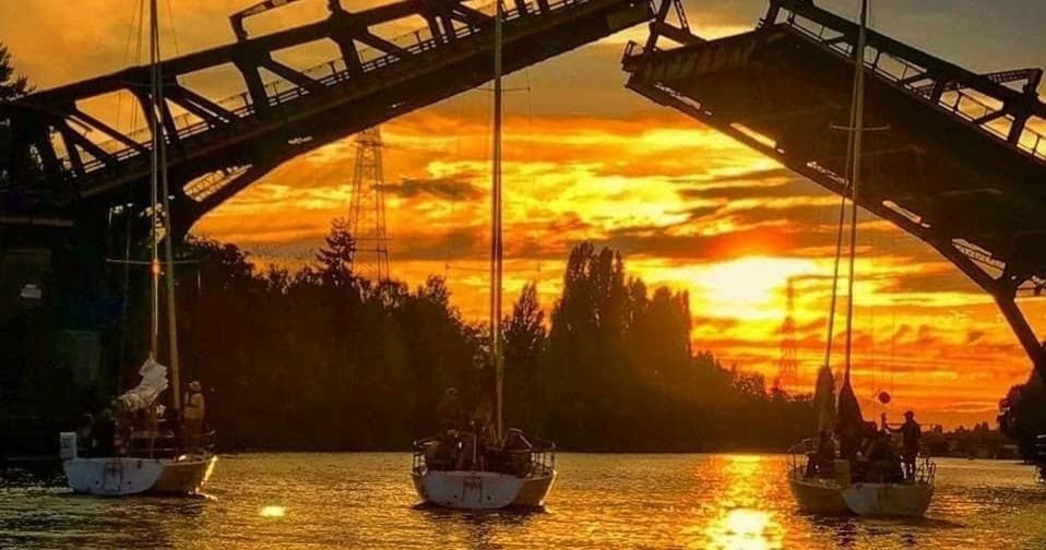 Evening Tour with Private Dining in Seattle, WA