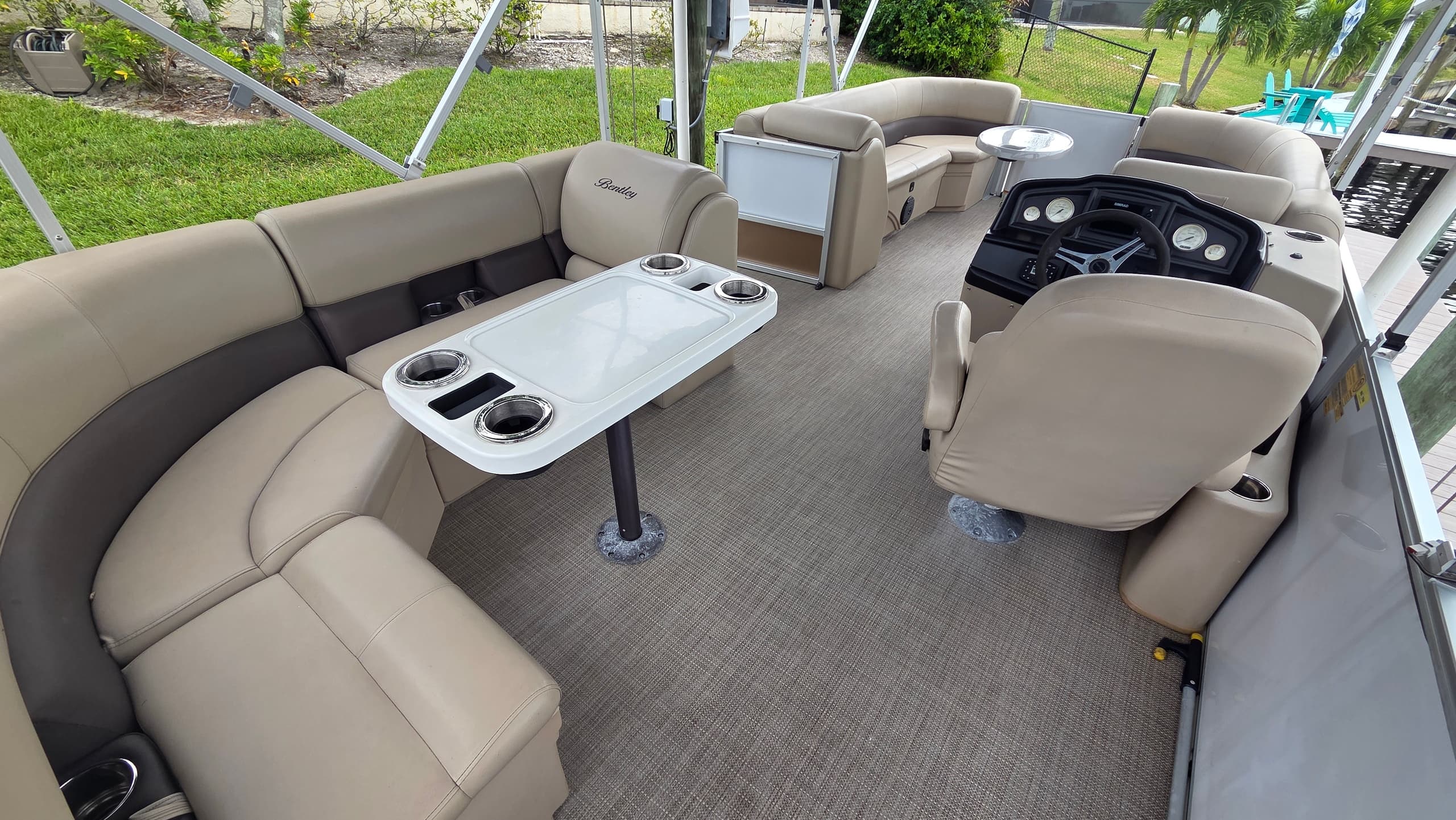 Cruise Cape Coral: Bentley Pontoon 200hp Elite Day Charter photo 4