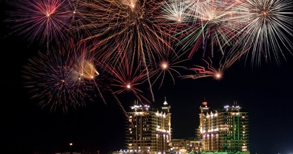 Fireworks Cruise with Parrot Head Yachts in Destin