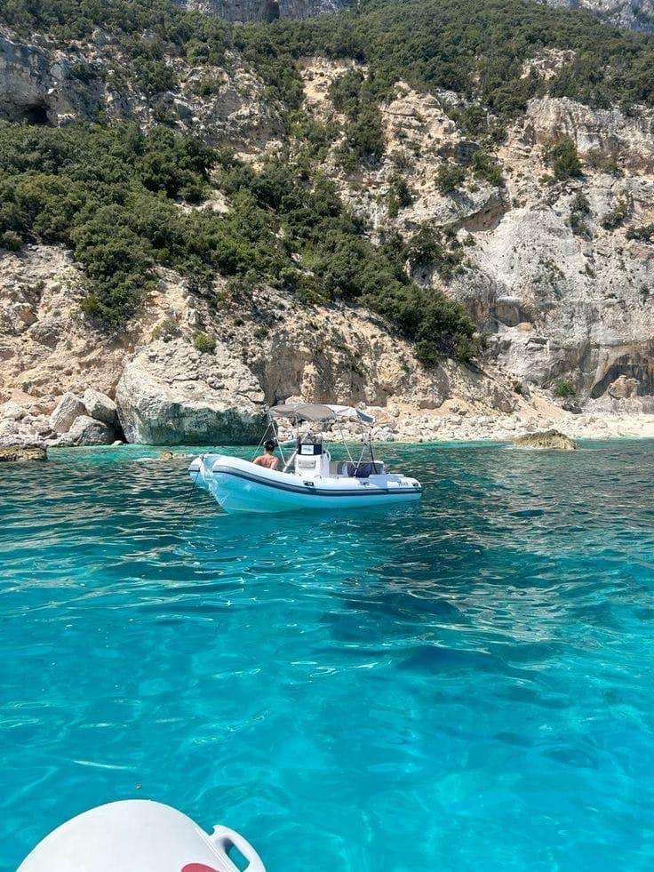 inflatable-boat-tour-serpentara-isola-dei-cavoli-villasimius-costa-rei