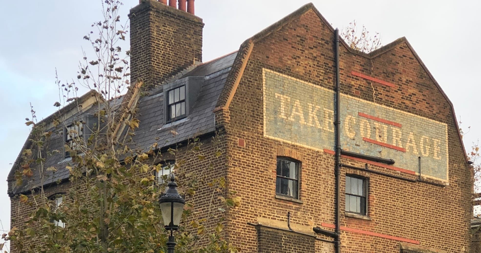 Water-Activities & Bankside Behaving Badly: Thames River Tour