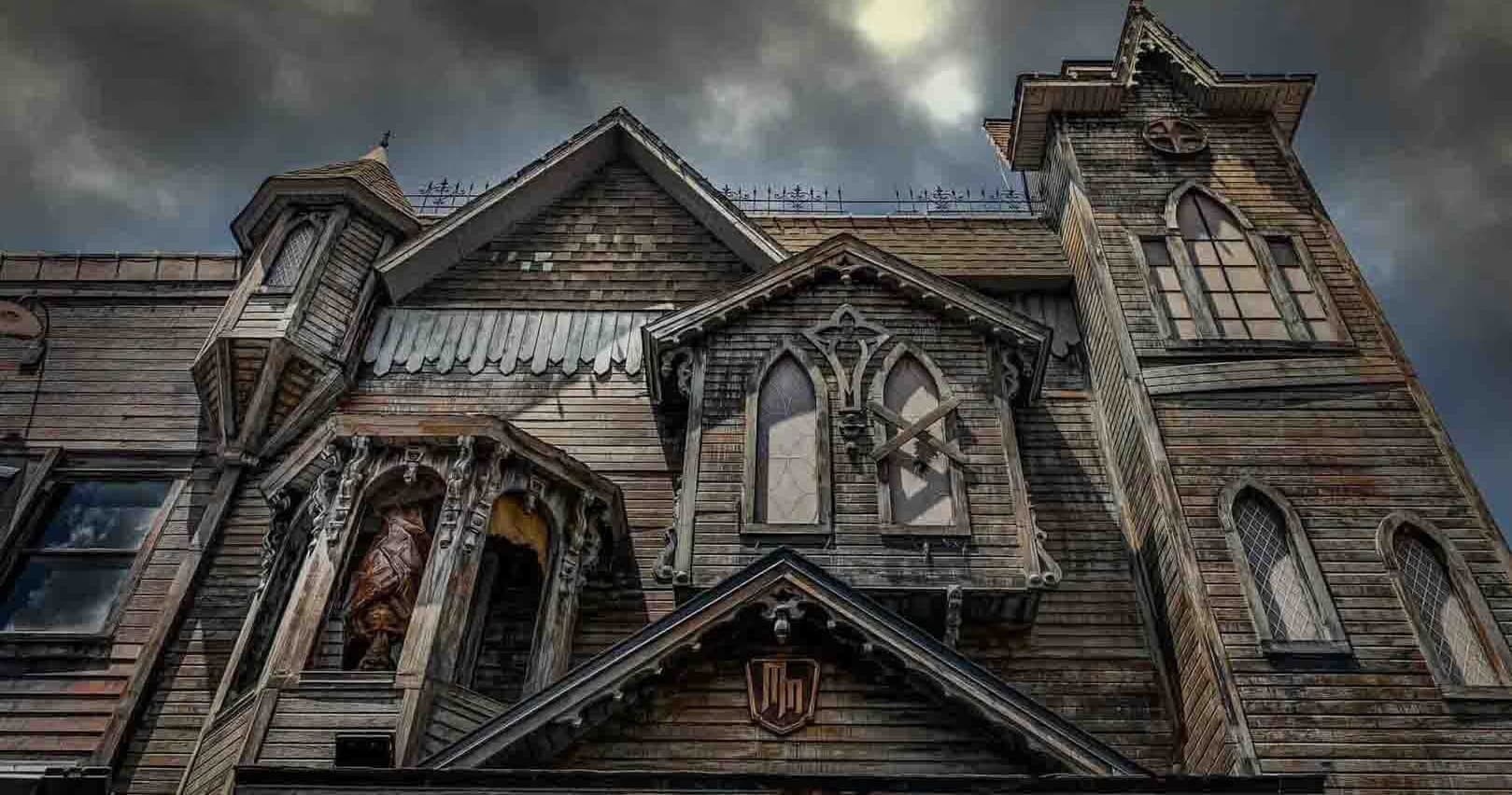 Experience Old Town Kissimmee: Thrills at Mortem Manor and Iconic Ferris Wheel Views