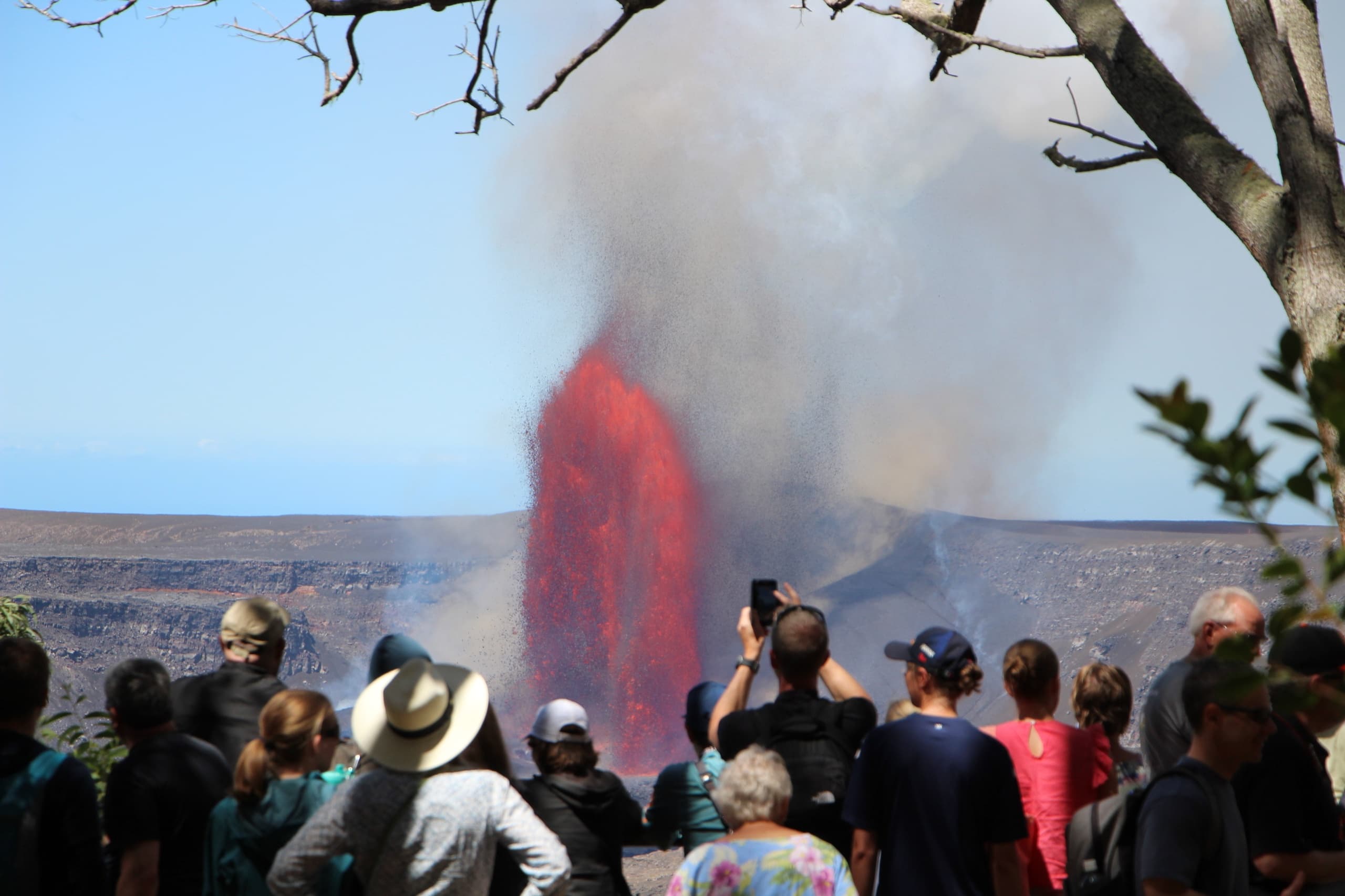 Explore Hawaii’s Active Heart: Private Volcano Tour in Hawaii Volcanoes National Park