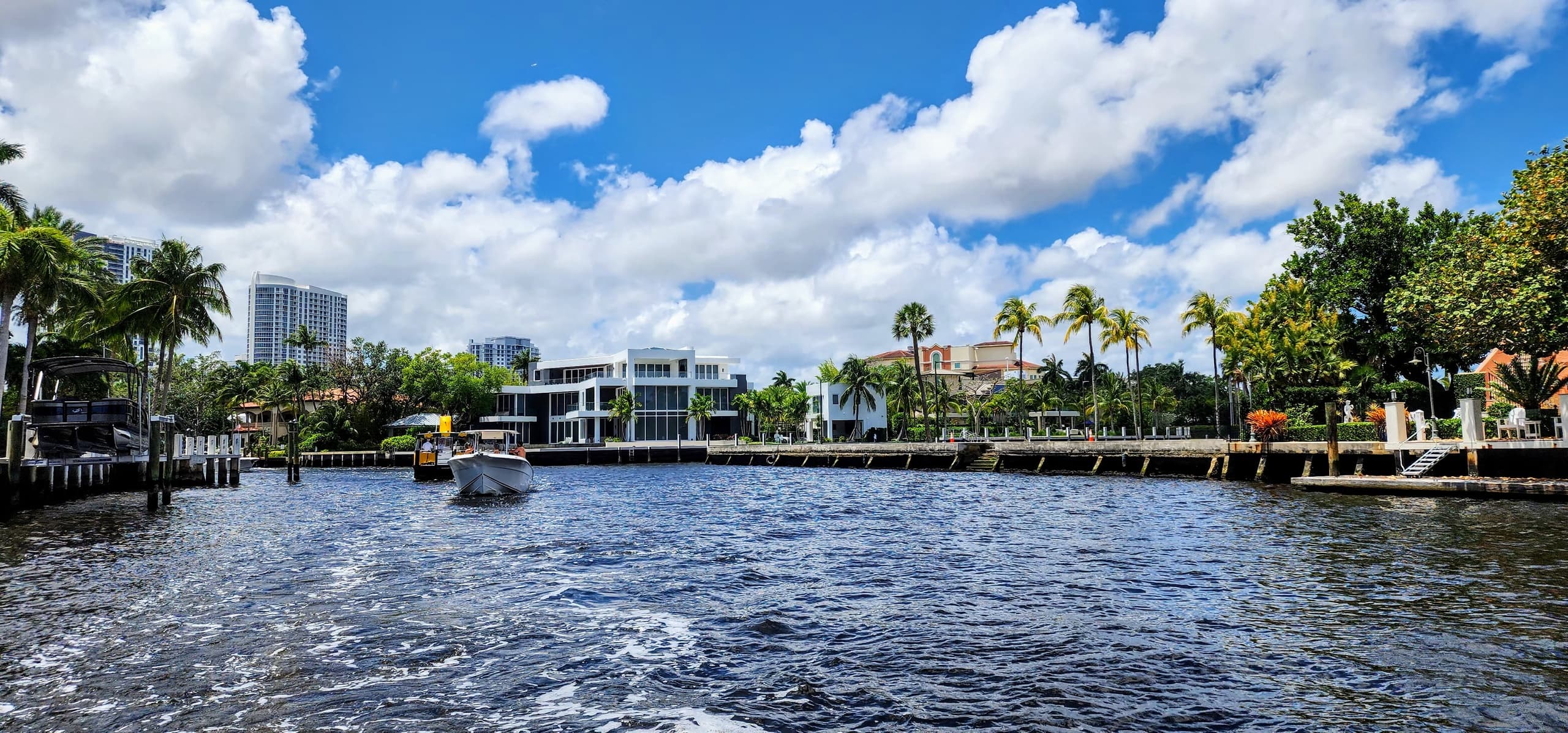 Fort Lauderdale Canals Cruise with Sandbar Stop