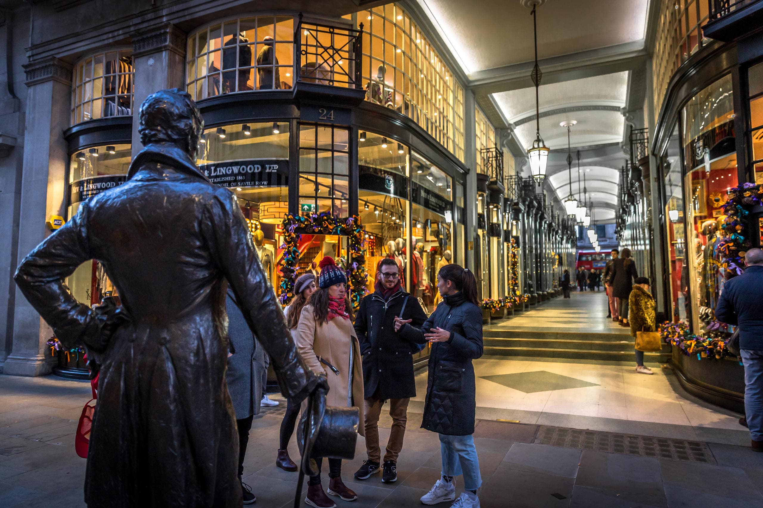 Urban Heritage & Fashion Tour with Unique Mayfair and Marylebone Walk