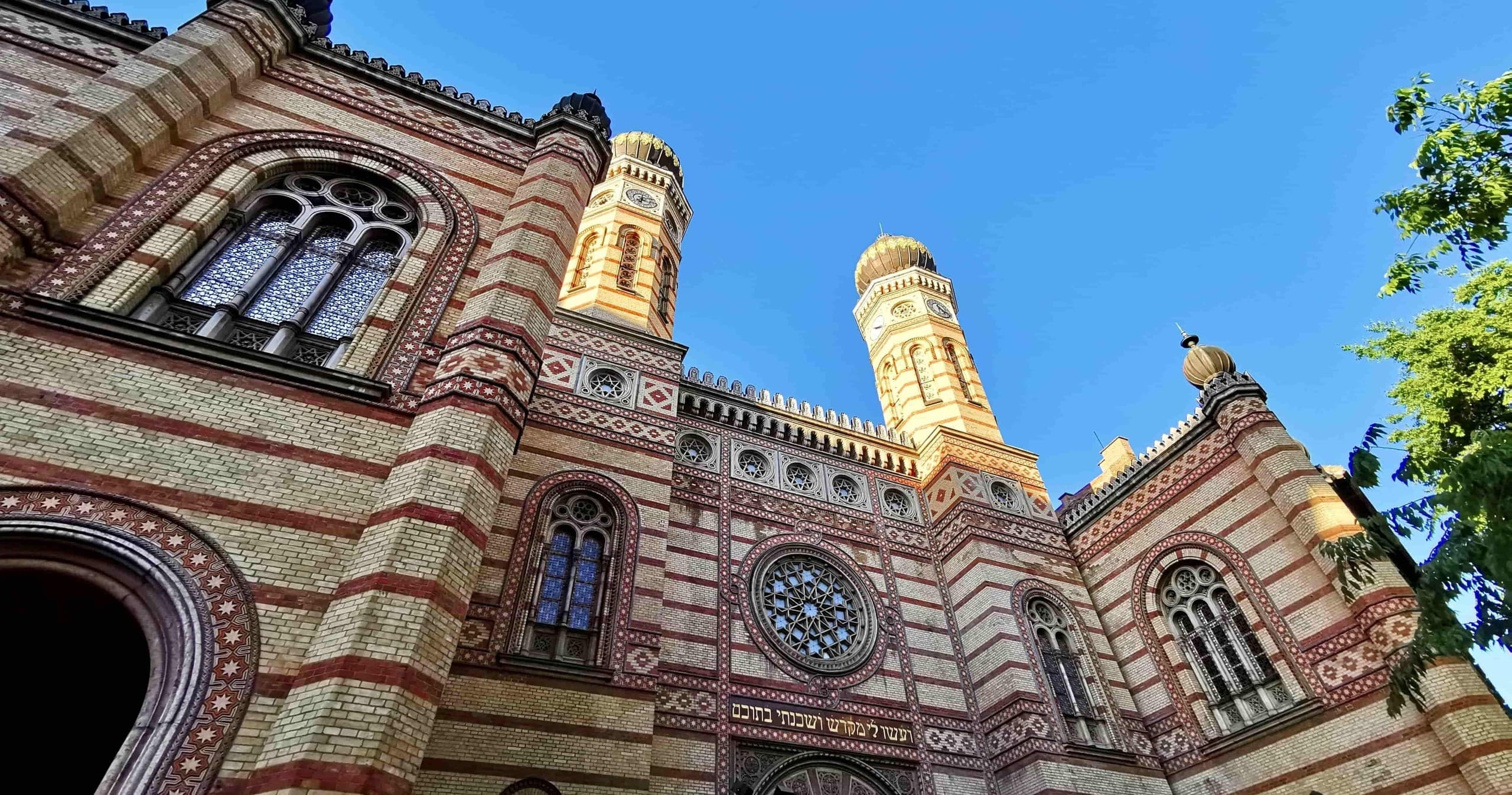Jewish District Walking Tour with Walkative! in Budapest