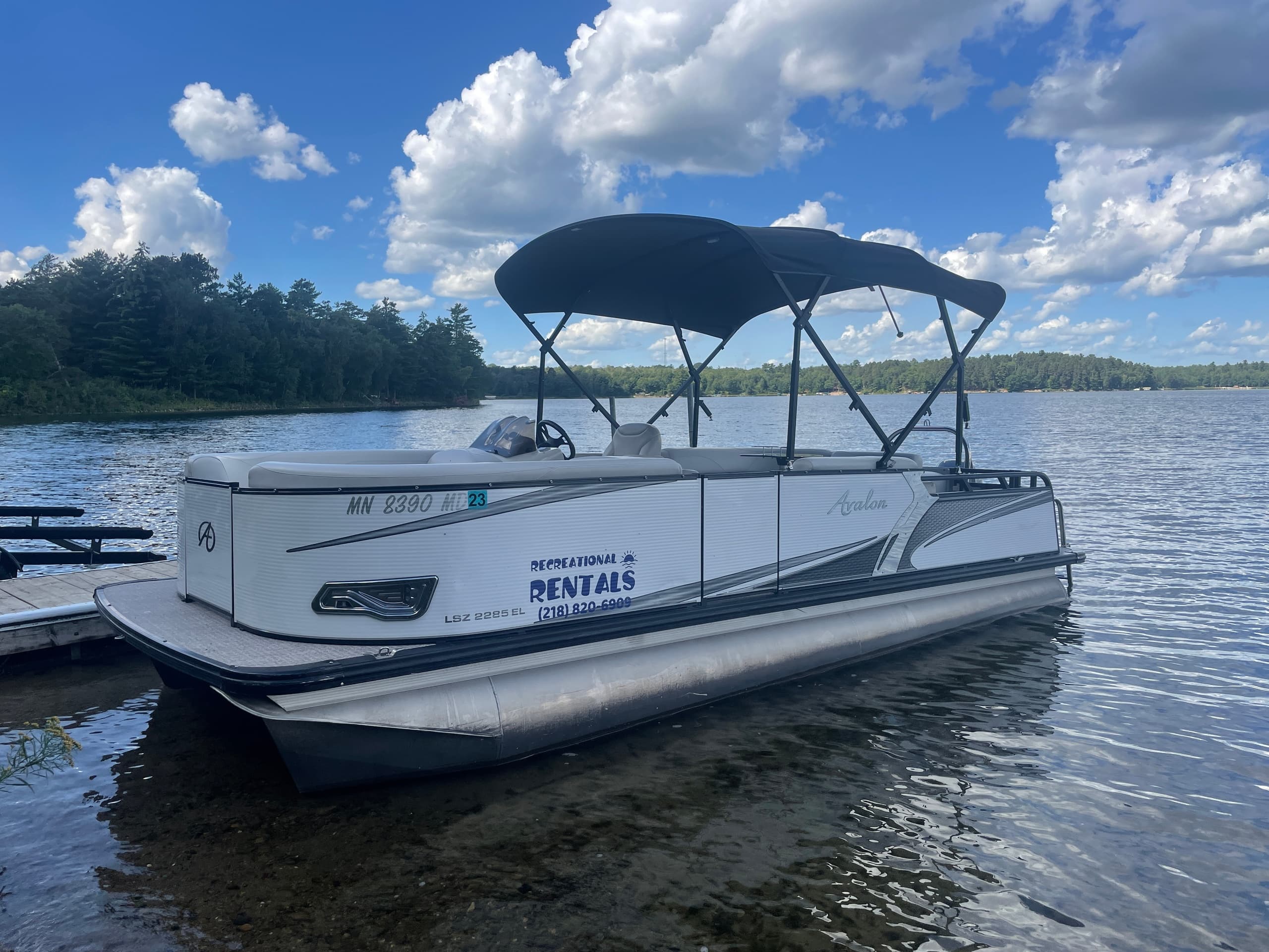 Cruise Leech Lake on a 22' Avalon Pontoon in Hackensack