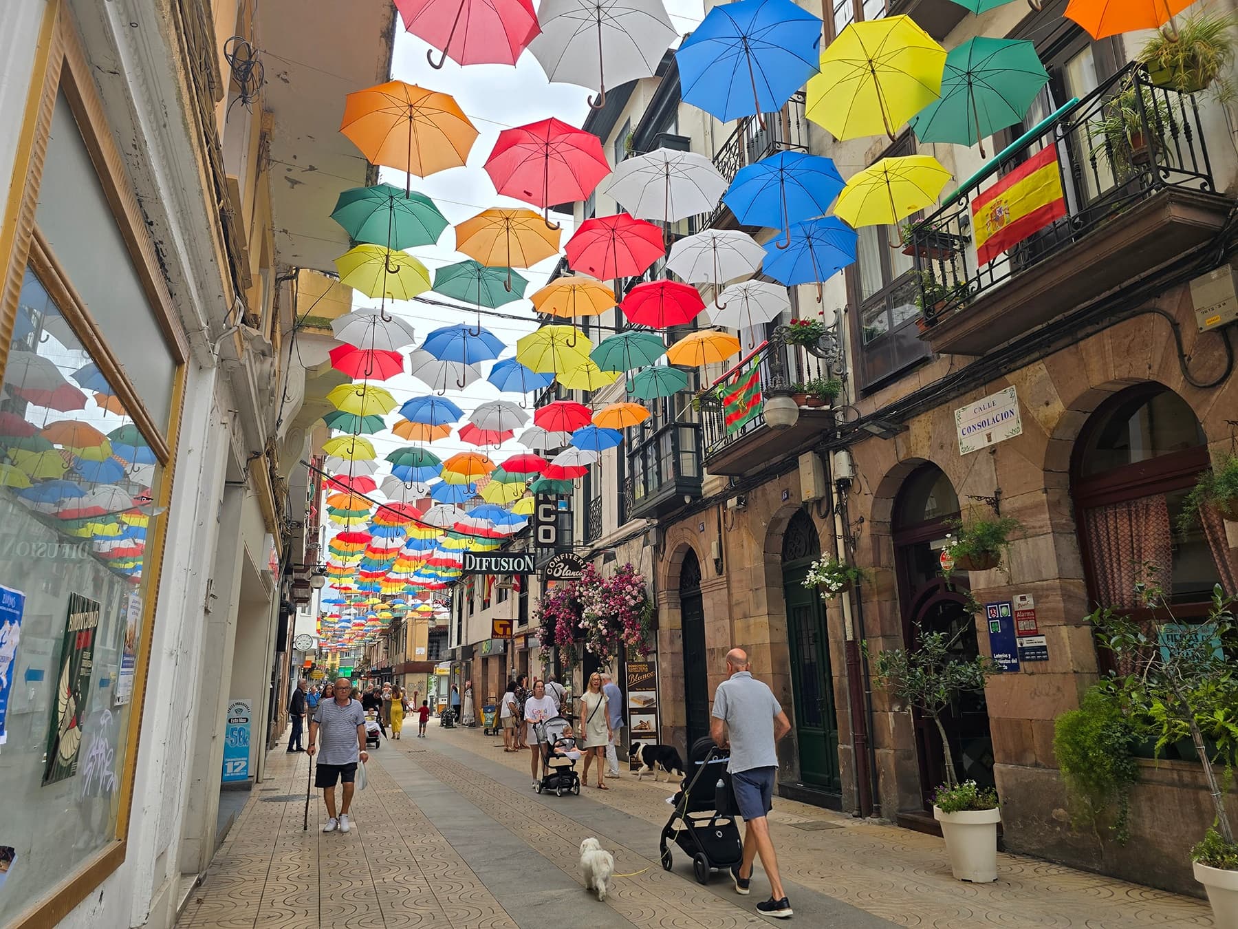 Torrelavega Guided Walking Tour: Modernist Churches, Palaces & Local History