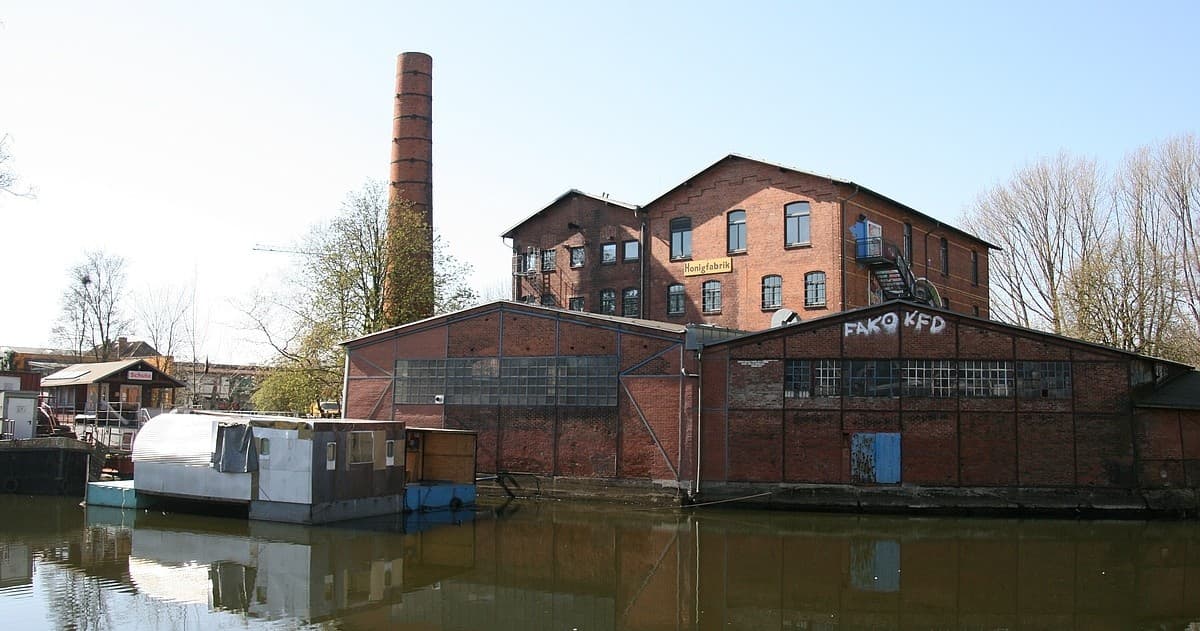 Water Adventures in Wilhelmsburg with Stattreisen Hamburg