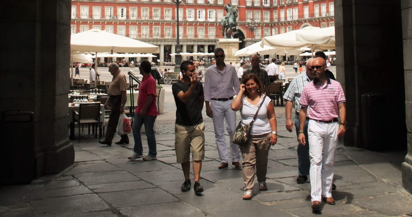 Madrid Walking Tour & Tapas with Trixi Madrid