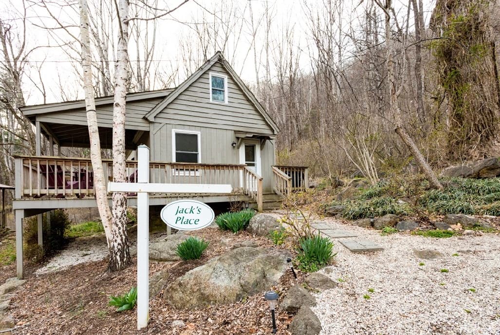 Mountain Cabin Stay at Jack’s Place near Crabtree Falls