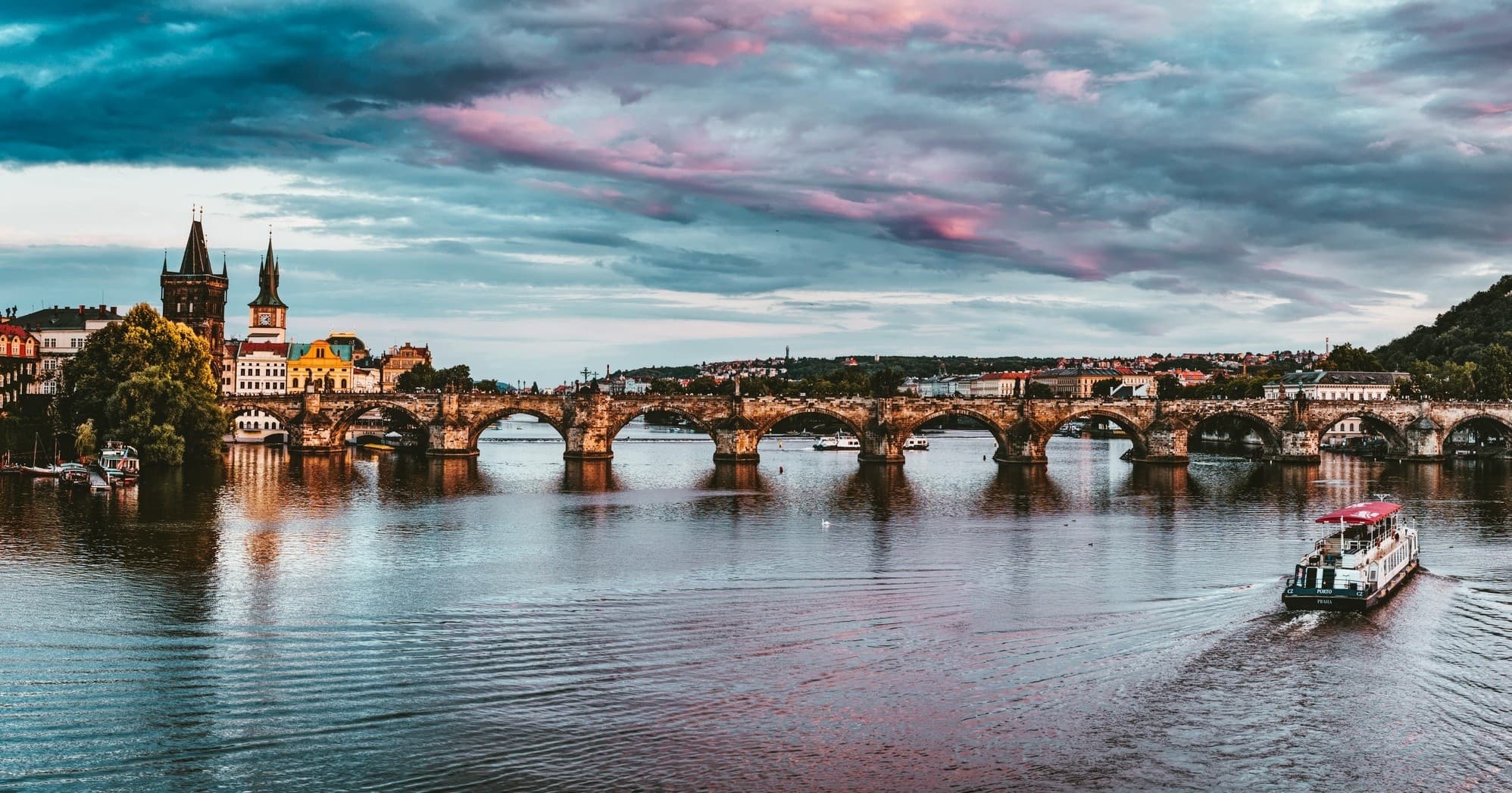 Explore Prague’s Ciudad Nueva y Ciudad Vieja: A Private 3-Hour Walking Tour