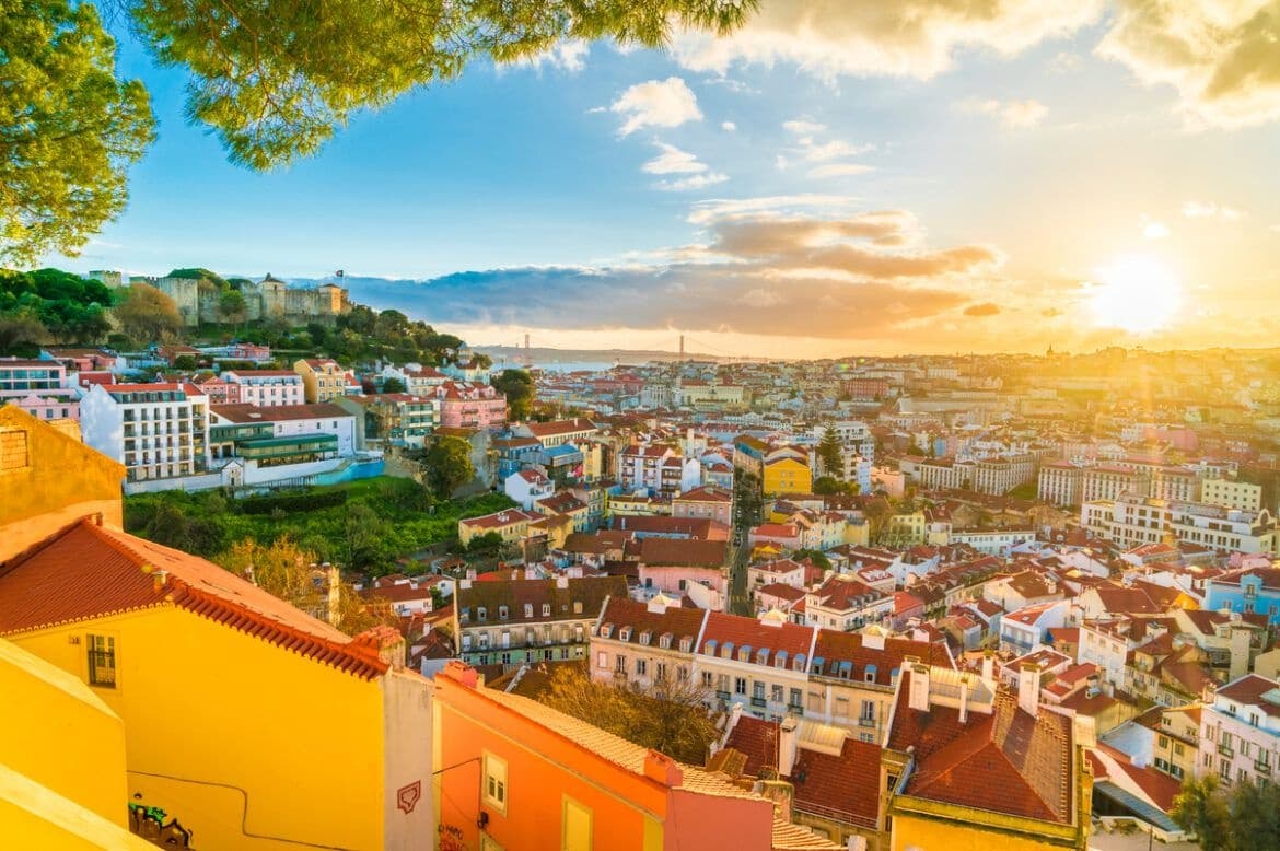 Lisbon History & Culture Tour with SWINGO by Avenidas