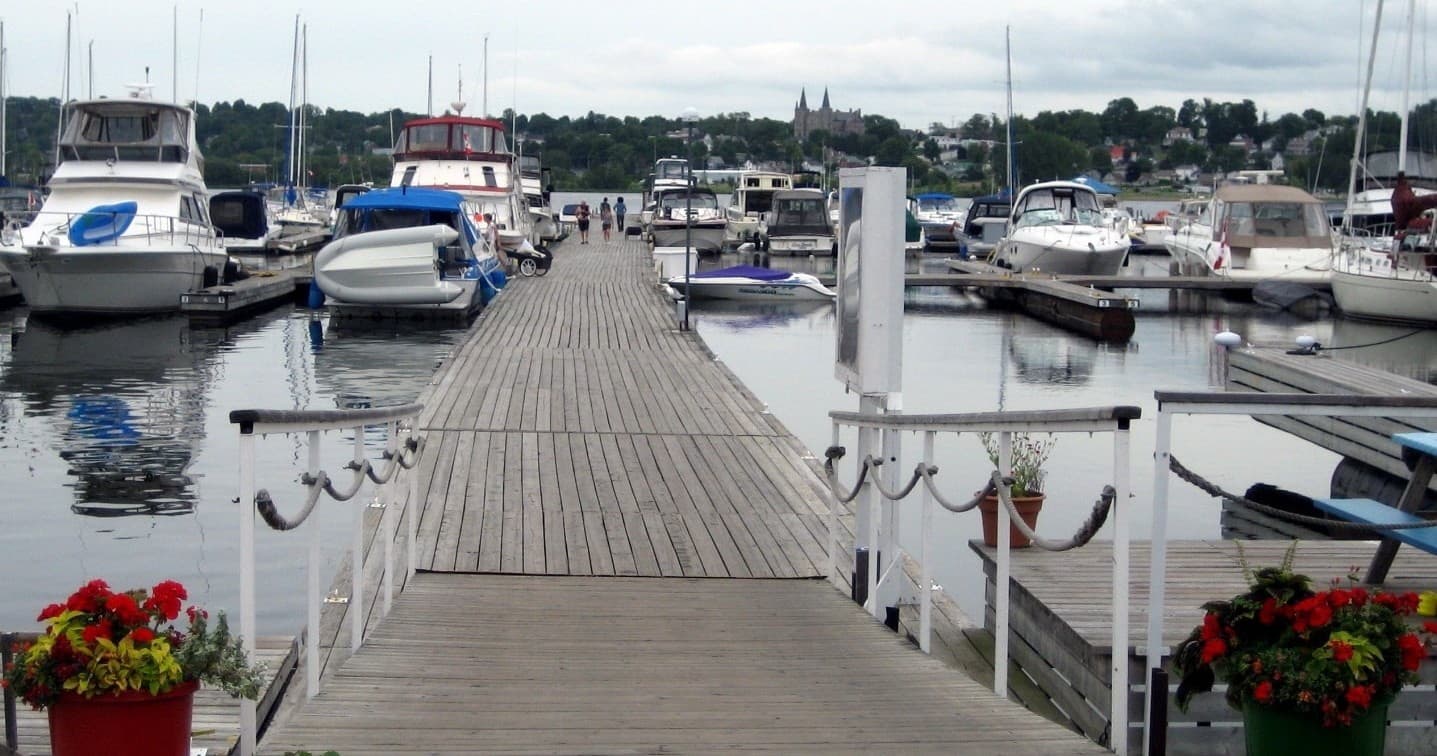 Water Activities & Armada Pontoon Boat Rental at Hindson Marina