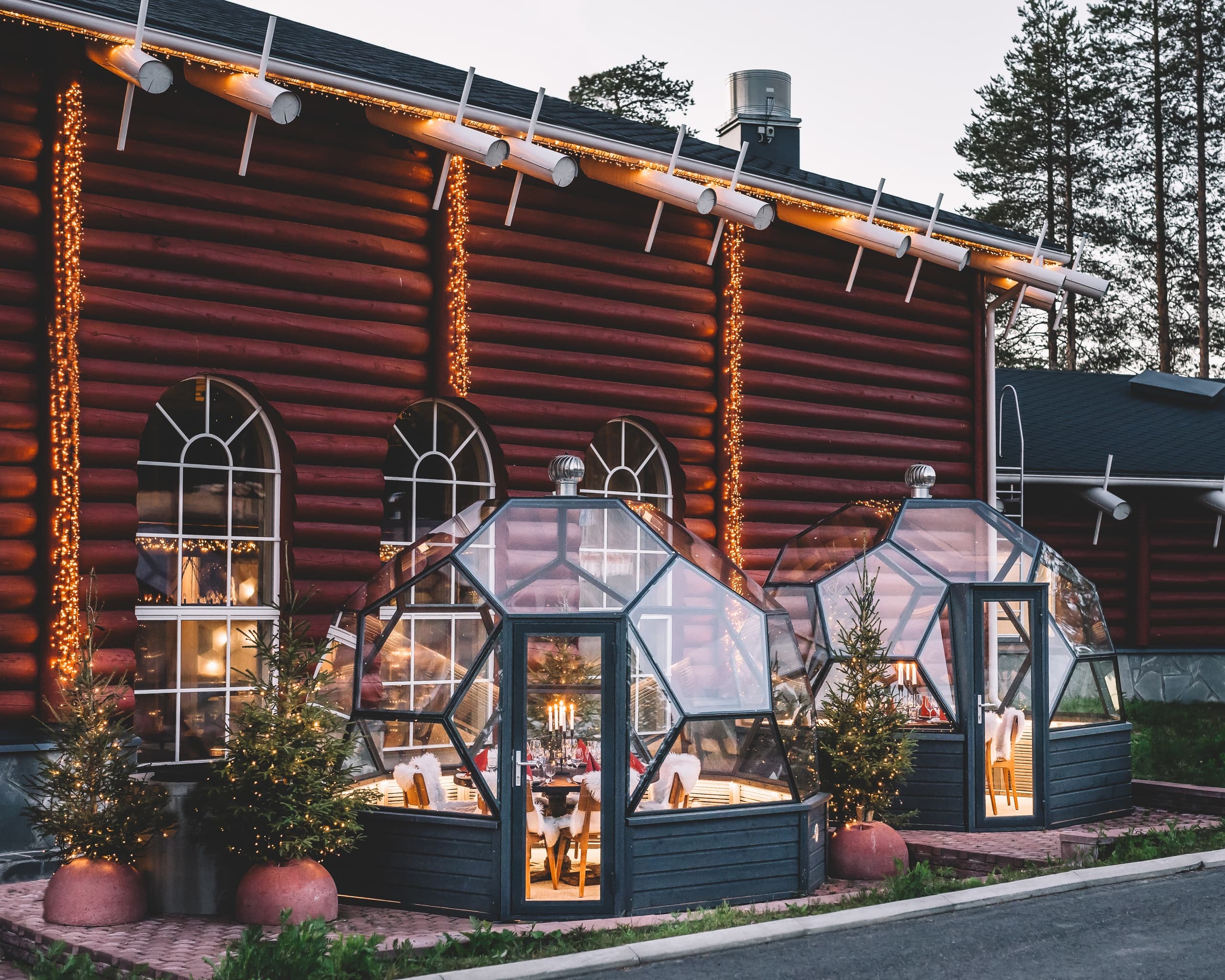 Unique Dining & Northern Lights Viewing at Santa Claus Holiday Village