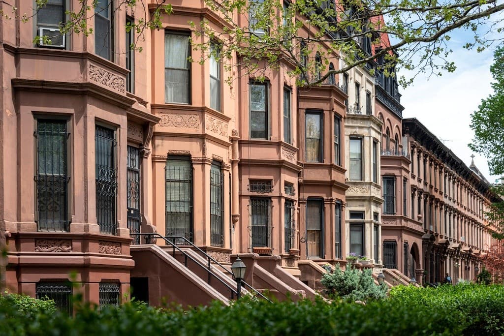 Elliot Park Walking Tour: Discover Minneapolis' Oldest Neighborhood on Foot