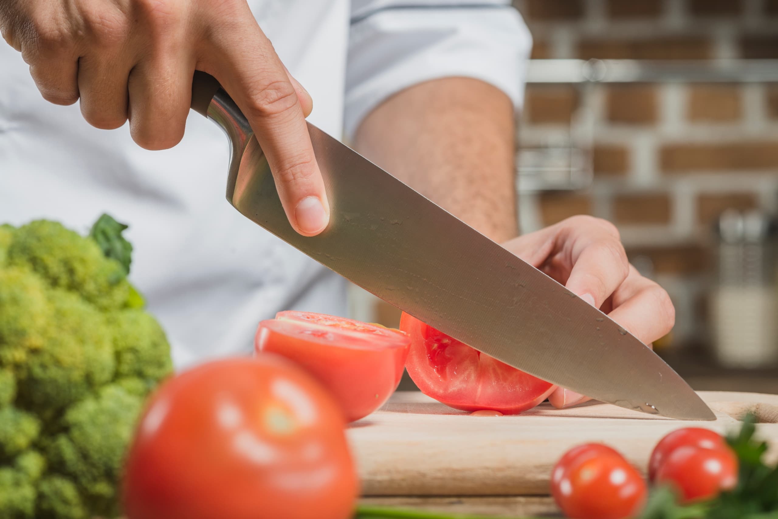 Master Knife Skills in Hampton: Safety, Sharpening & Classic Cuts