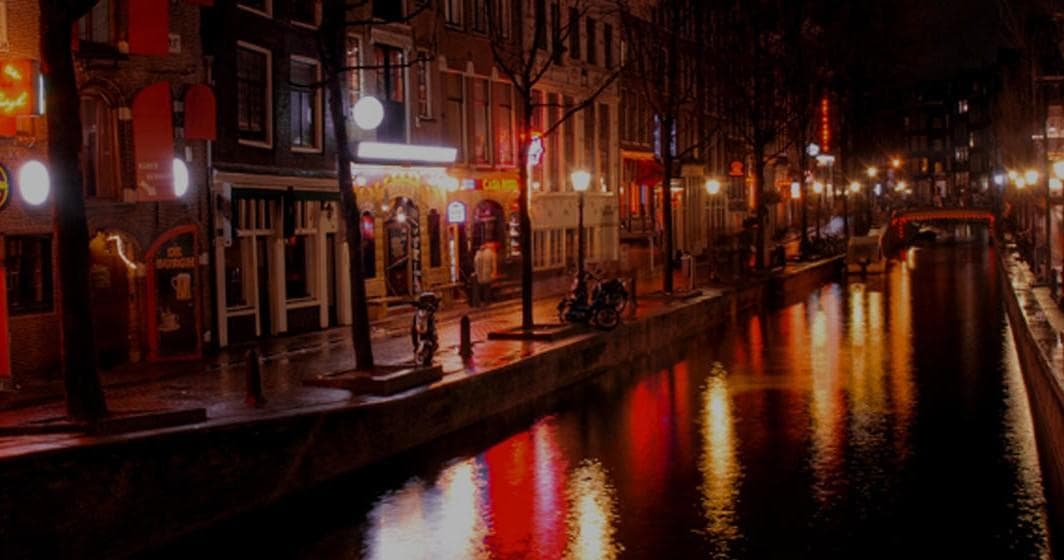 Historic City Walking Tour: Red Light District with Camaleon Tours