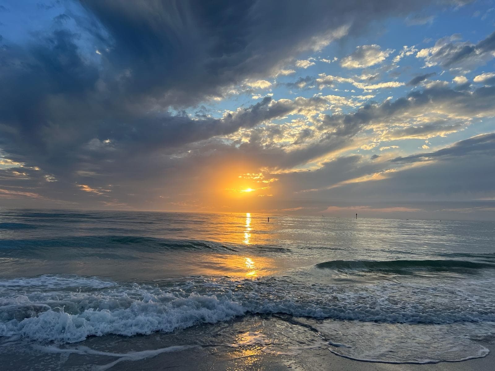 Gulfport Sunset Cruise: Private 2-Hour Dolphin & Shell Key Evening Charter