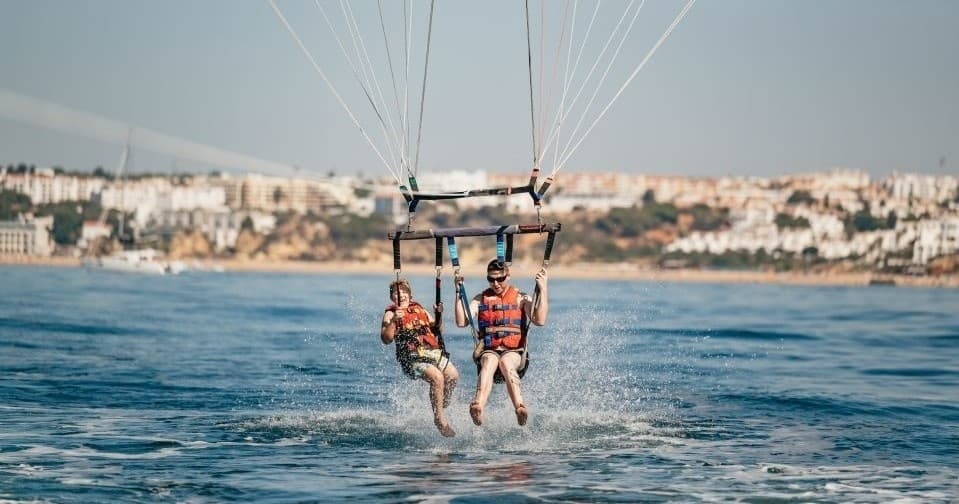 Water Activities: Parasailing at Albufeira’s Coastline with Momentos Dinâmicos, Lda.