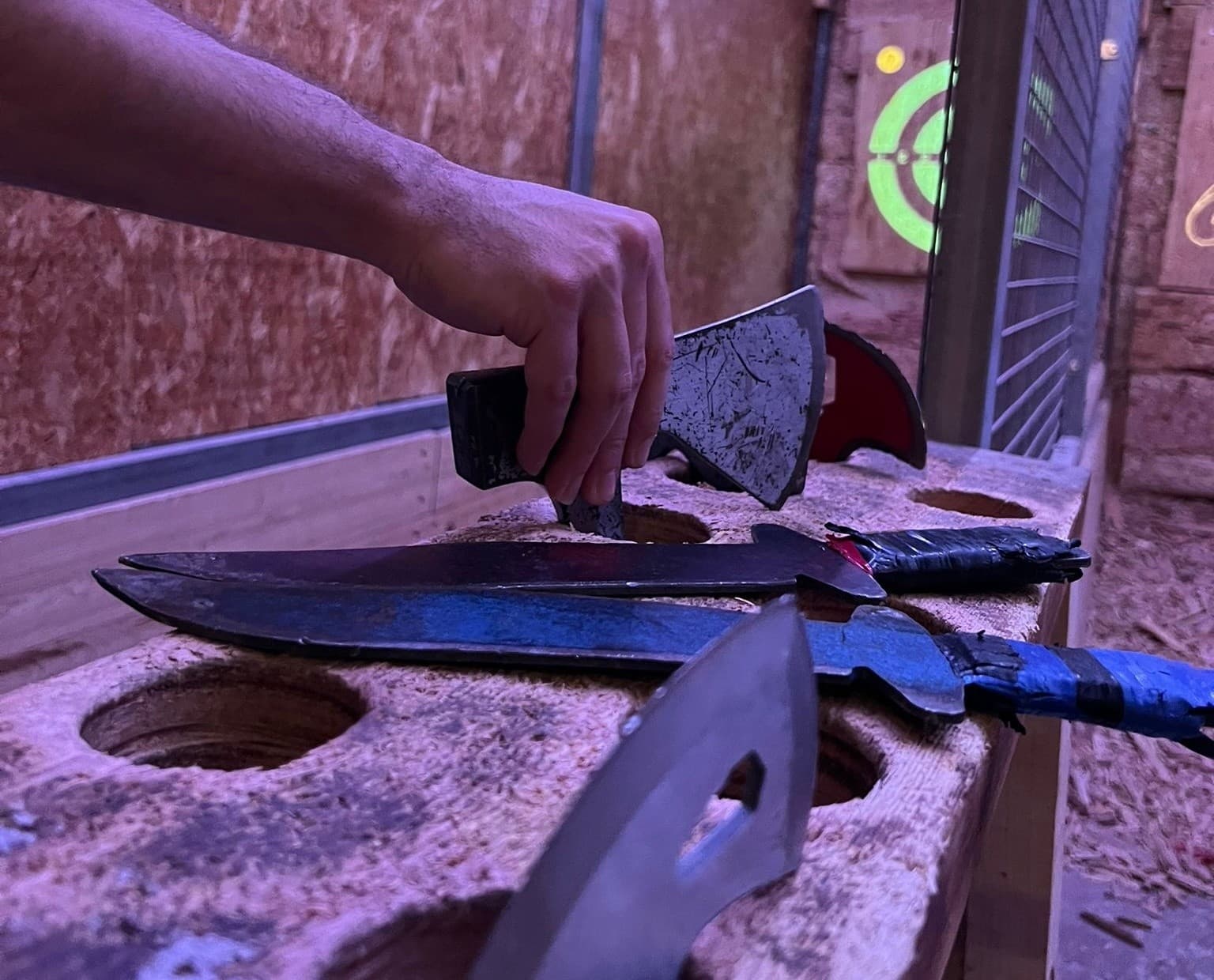 Sesión Premium — València Axe-Throwing Tournament with 17 Mini-Games