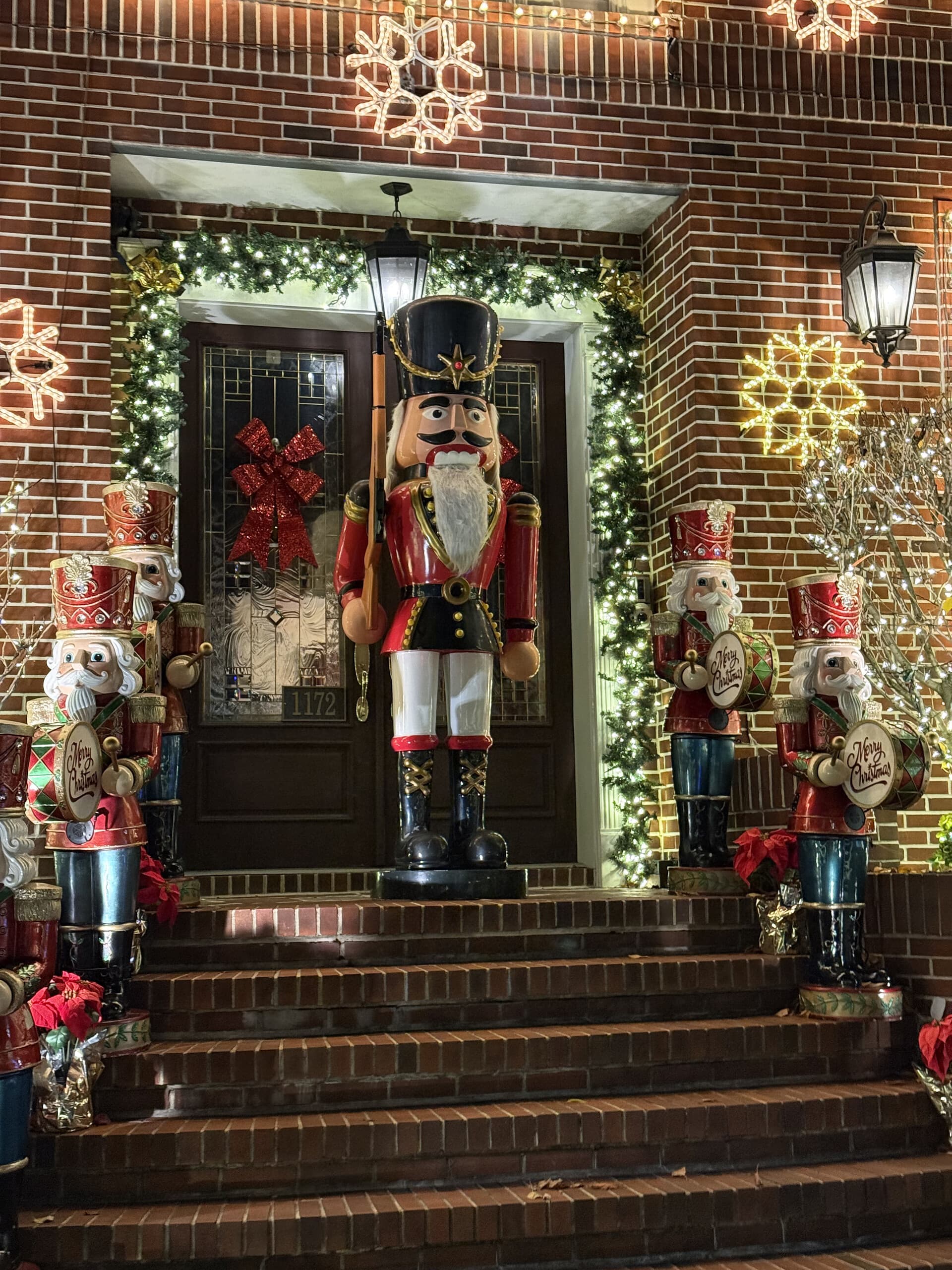 Dyker Heights After Dark: A Brooklyn Christmas Lights Tour with DUMBO Skyline Views photo 1