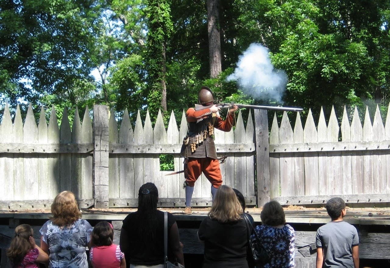 Walking the First Colony: Jamestown Settlement Guided Sightseeing Tour