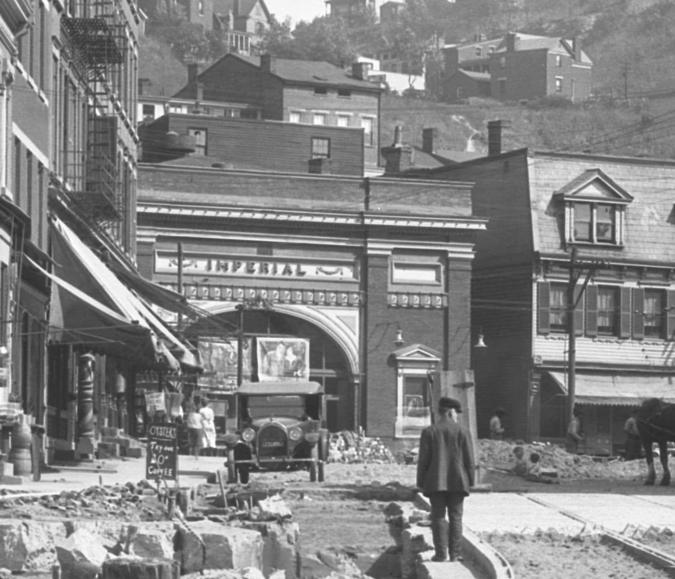 Walk the Mohawk: Free Open House at the Imperial Theater in Cincinnati photo 2