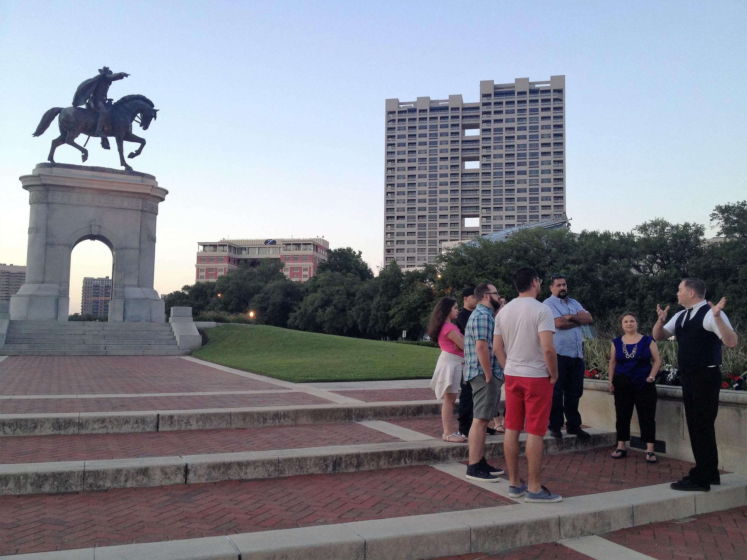 Discover Haunted Houston: Private Ghost Tour Experience